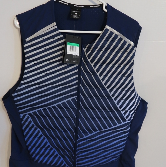 Nike vest - Picture 1 of 4